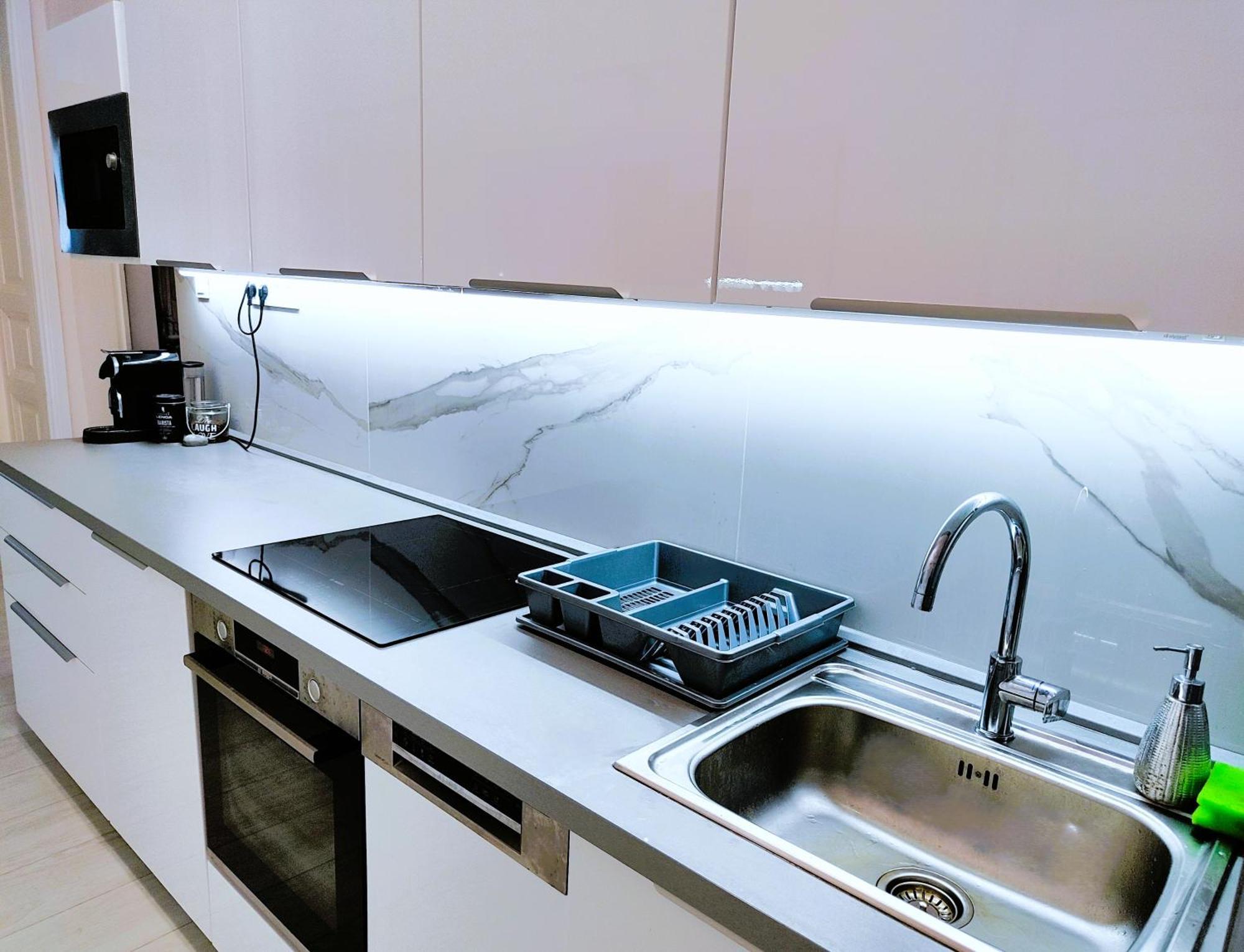Bella - 86m2, Center Apartment, Next To Metro Line, 2 Bathrooms, Apartment