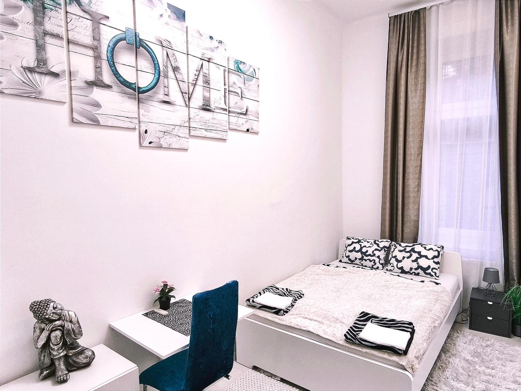 Bella - 86m2, Center Apartment, Next To Metro Line, 2 Bathrooms, * Budapest
