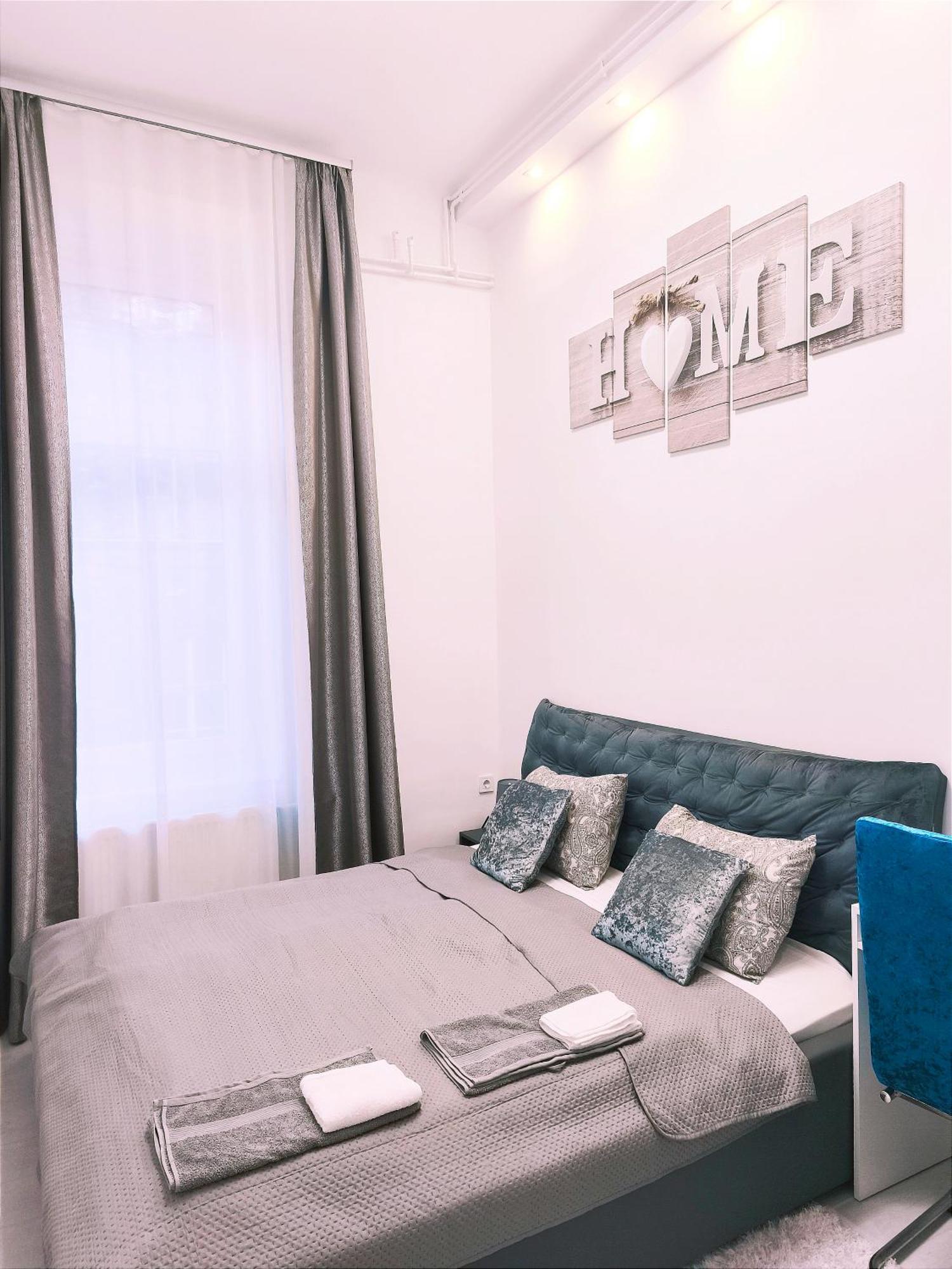 Bella - 86m2, Center Apartment, Next To Metro Line, 2 Bathrooms,